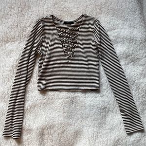 💕 Black and White Striped Forever 21 Crop Top